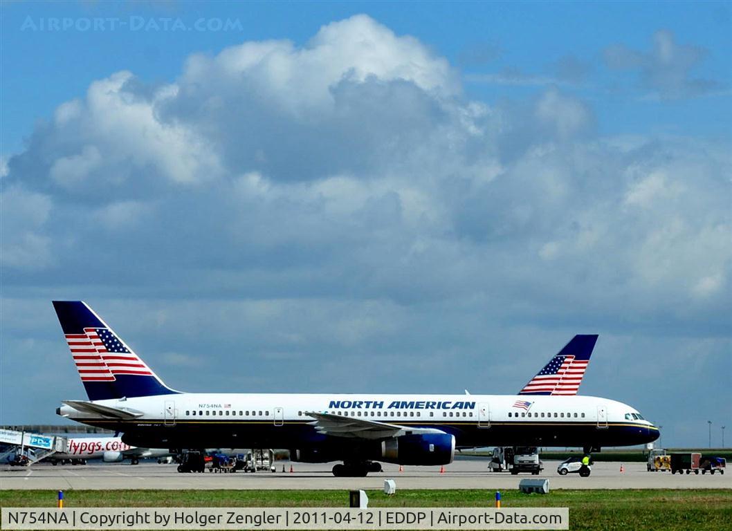 N754NA, 2001 Boeing 757-28A C/N 29381, One of North American´s foxy faced and governmental issue tranporting B 757 on stop over.....