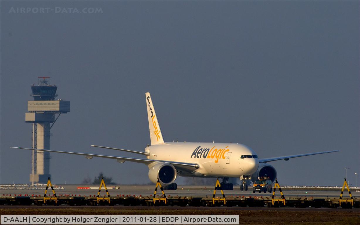 D-AALH, 2010 Boeing 777-FZN C/N 36200, AeroLogic´s Hotel is getting leaded to parking position.....