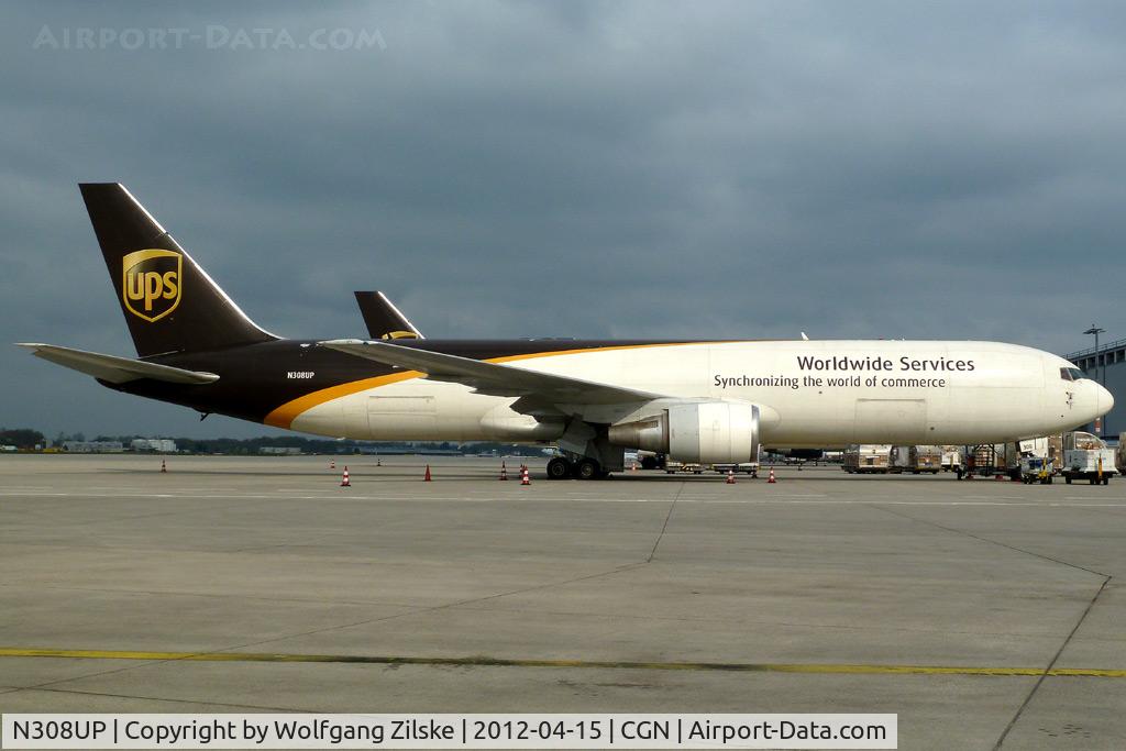 N308UP, 1996 Boeing 767-34AF C/N 27761, visitor