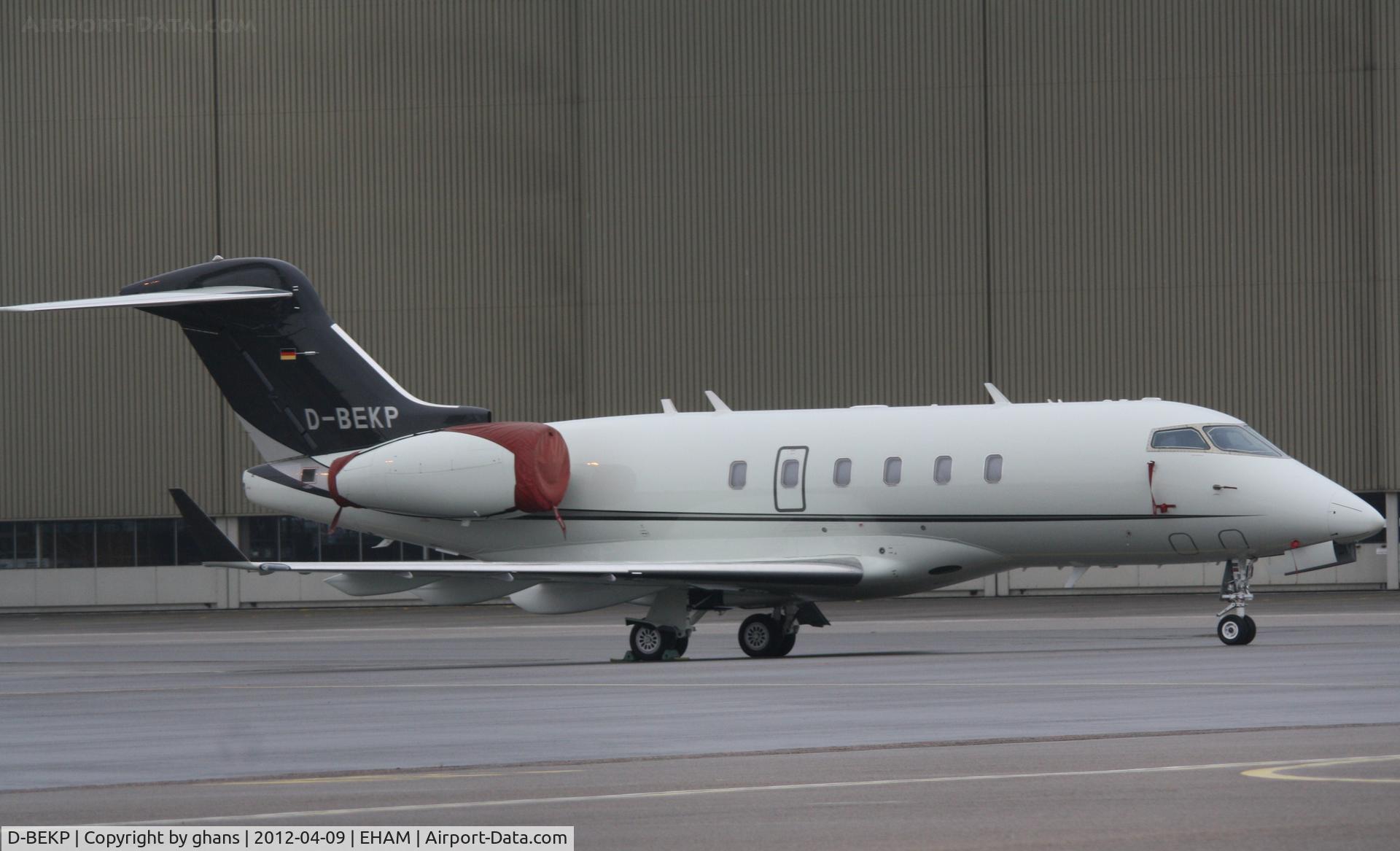 D-BEKP, 2009 Bombardier Challenger 300 (BD-100-1A10) C/N 20275, @ SPL-East