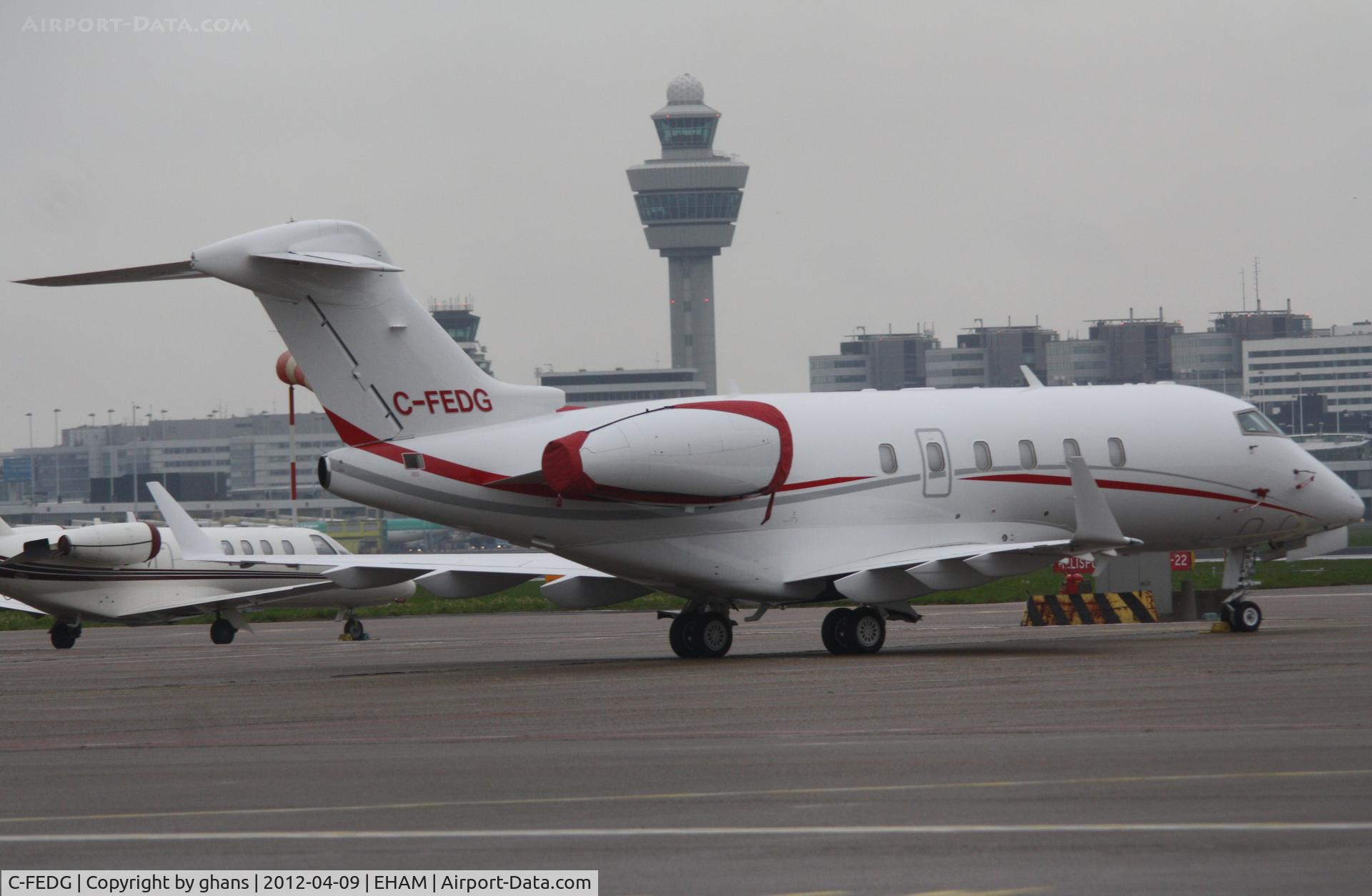 C-FEDG, 2006 Bombardier Challenger 300 (BD-100-1A10) C/N 20107, @ SPL-East