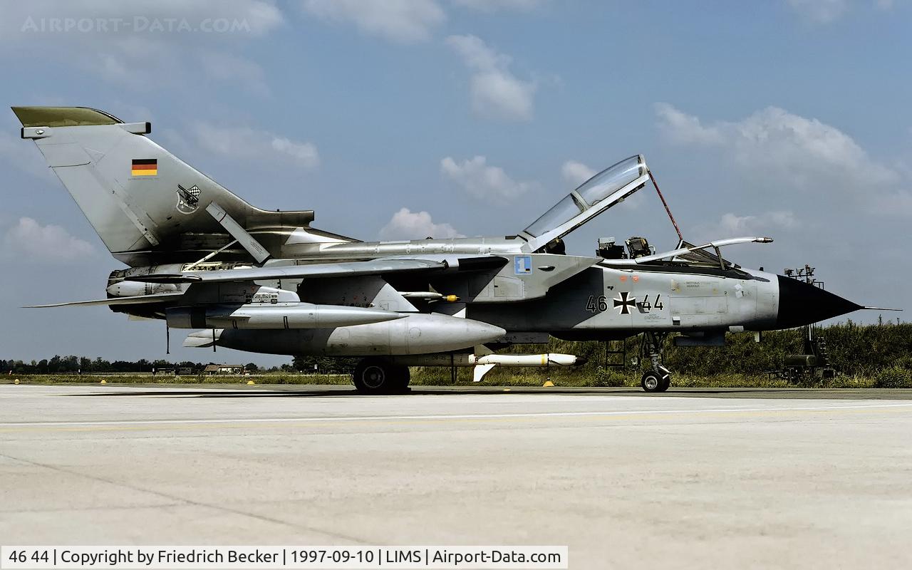 46 44, Panavia Tornado ECR C/N 871/GS277/4344, flightline at Piacenza