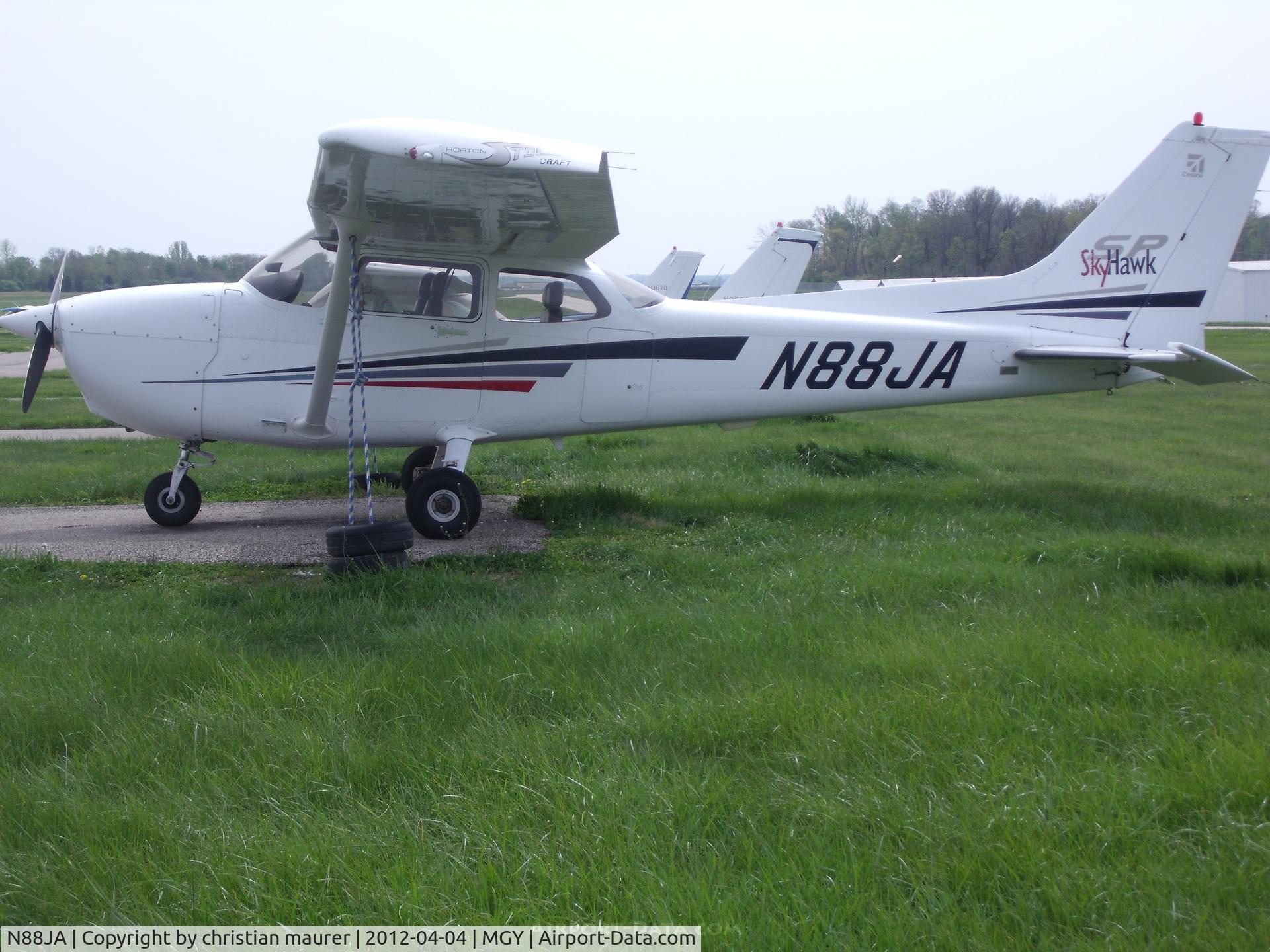 N88JA, 2001 Cessna 172S C/N 172S8776, nice!!!!!!!!!!!