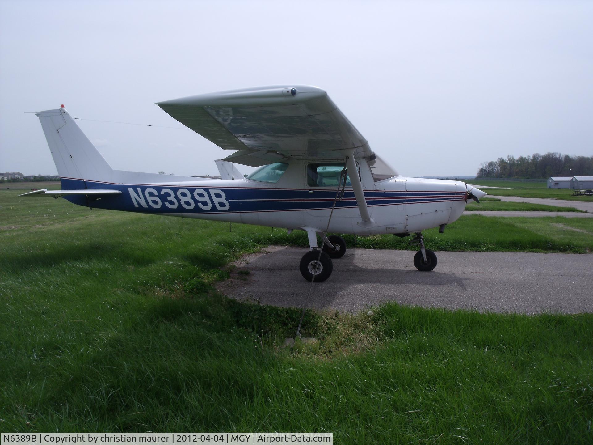 N6389B, Cessna 152 C/N 15283928, cessna 152
