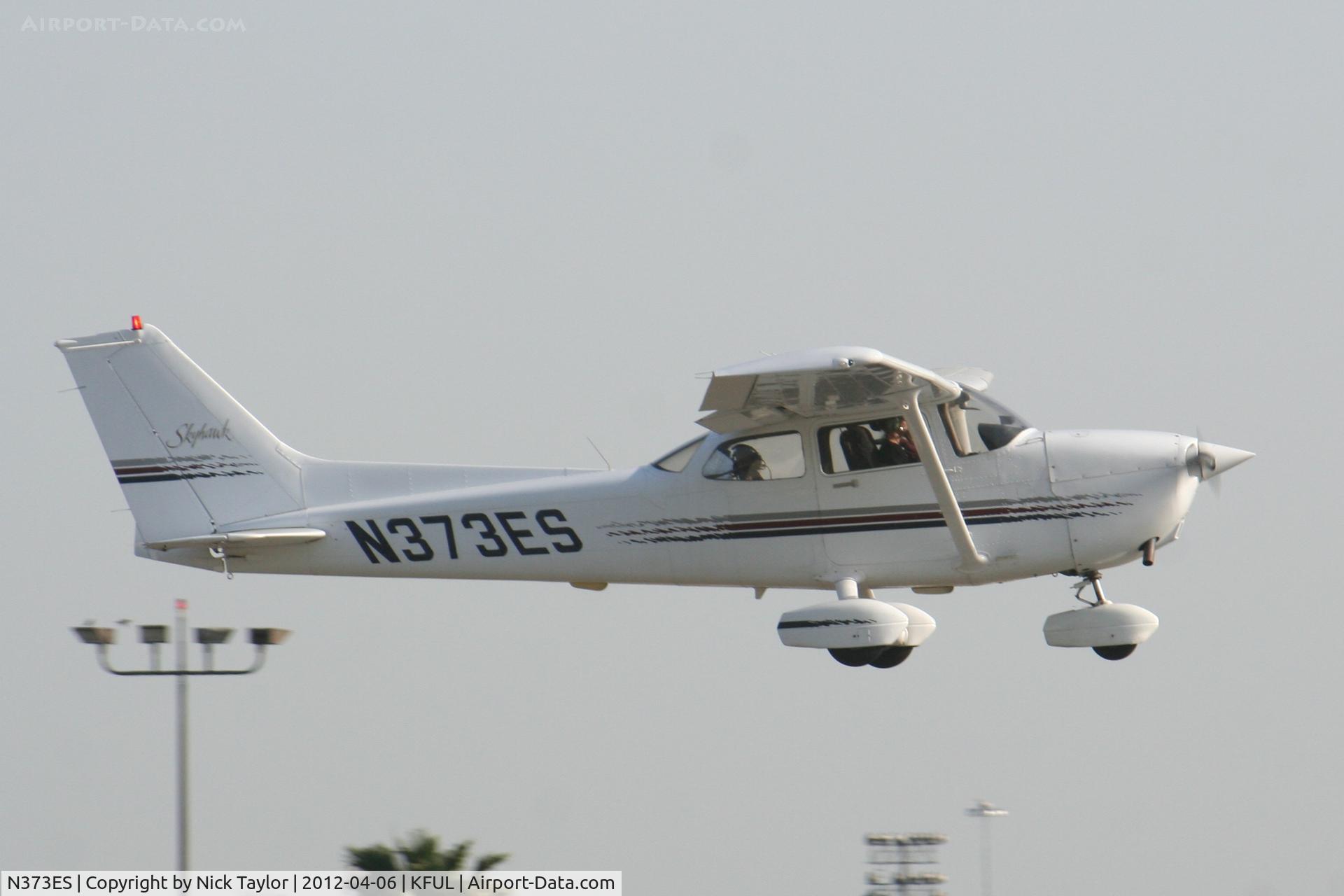 N373ES, 1997 Cessna 172R C/N 17280052, Departing 24
