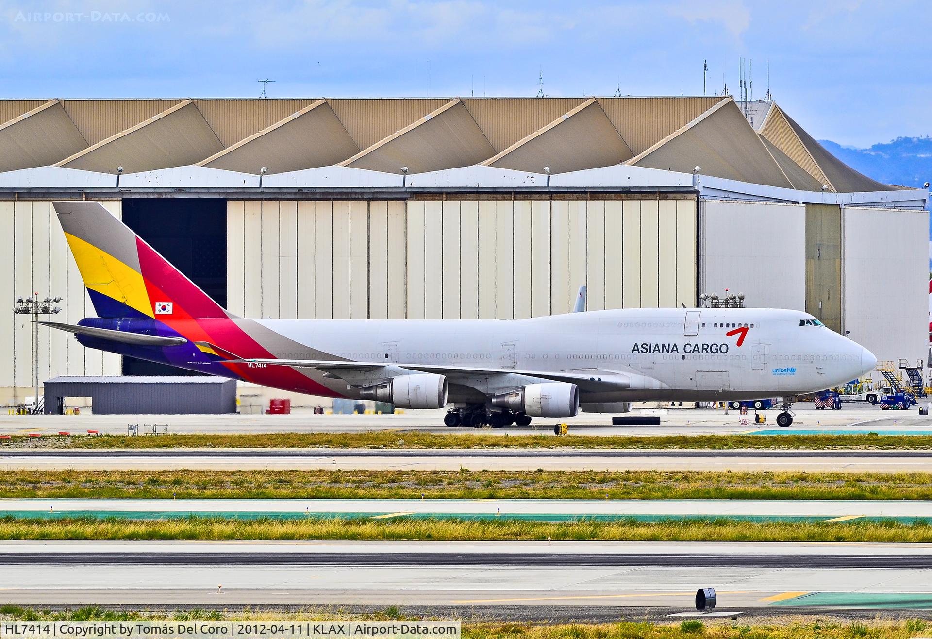 HL7414, 1991 Boeing 747-48EM(BDSF) C/N 25452, HL7414 Asiana Airlines Cargo Boeing 747-48EM(BDSF) (cn 25452/892)

Los Angeles International Airport (IATA: LAX, ICAO: KLAX, FAA LID: LAX)
TDelCoro
April 11, 2012