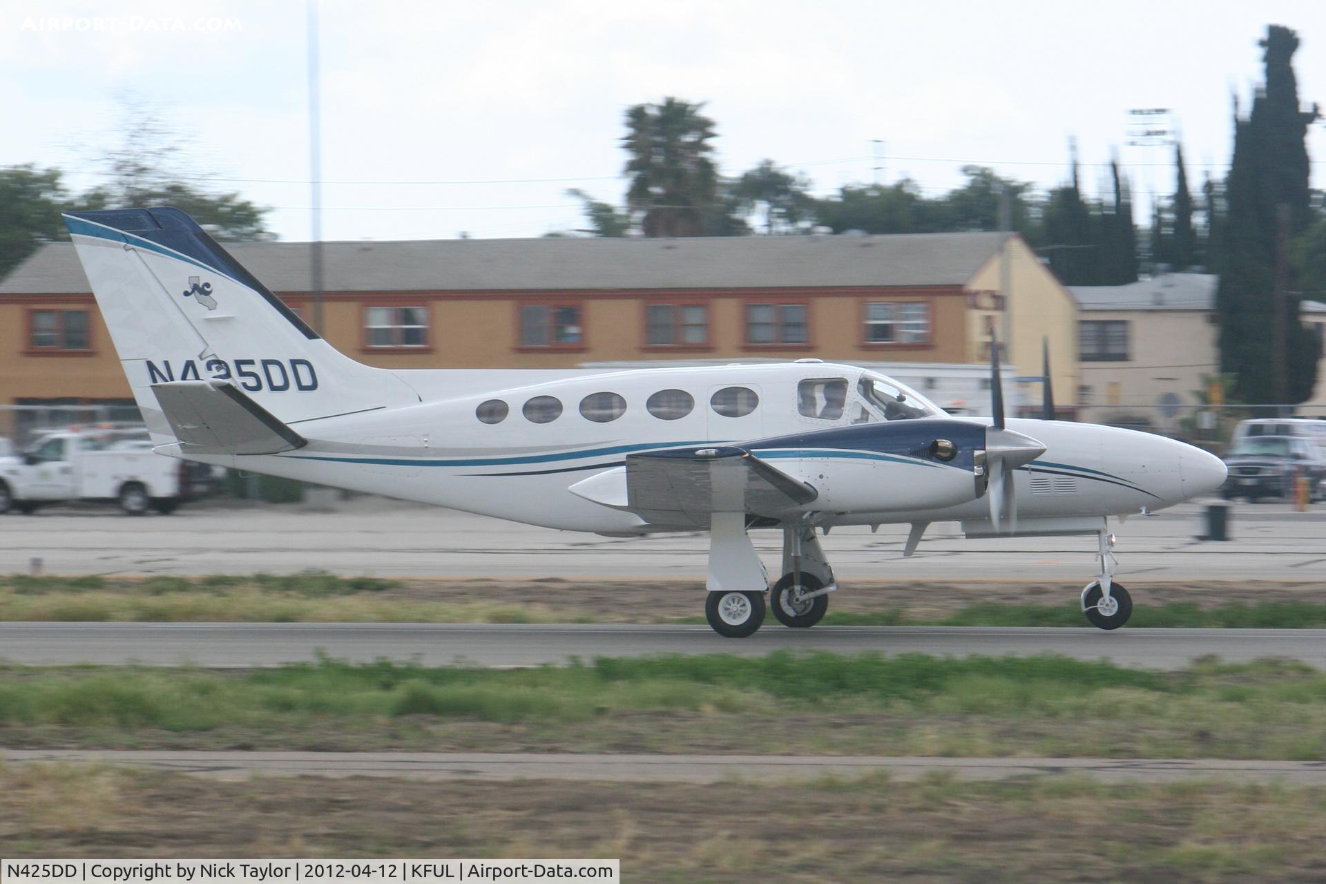 N425DD, 1981 Cessna 425 C/N 425-0083, Departing 24