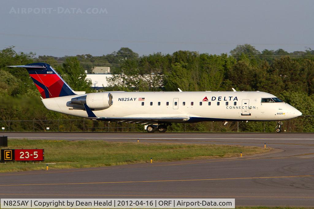 N825AY, 2005 Bombardier CRJ-200LR (CL-600-2B19) C/N 8025, Delta Connection (Pinnacle Airlines) N825AY (FLT FLG4275) on takeoff roll on RWY 23 en route to Detroit Metro Wayne County Airport (KDTW).