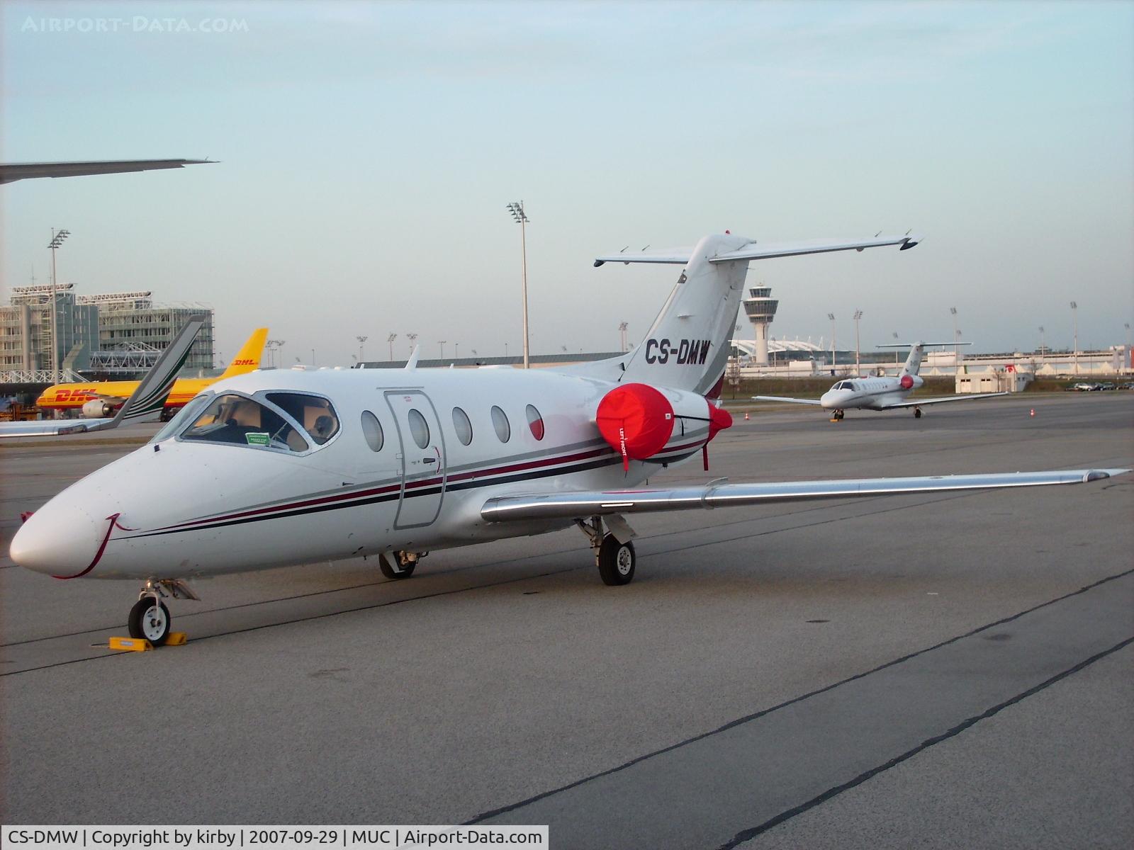 CS-DMW, 2008 Hawker Beechcraft 400A Beechjet Beechjet C/N RK-550, @ MUC, March 2012