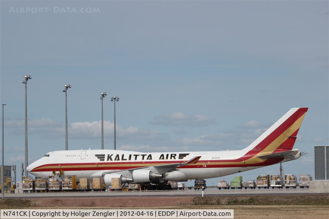 N741CK, 1989 Boeing 747-4H6 C/N 24315, Noon business on new apron....