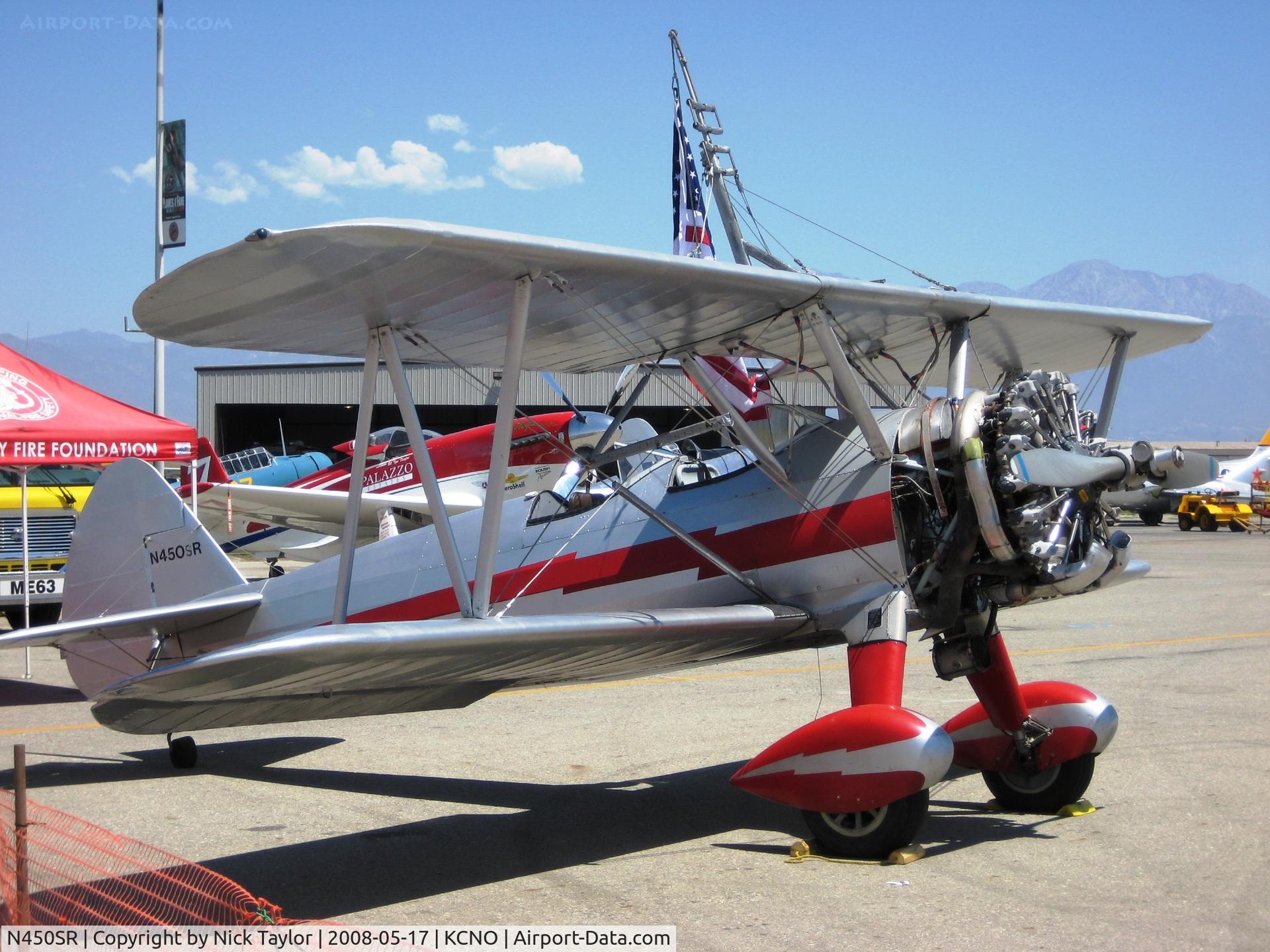 N450SR, 1942 Boeing B75N1 C/N 75-7016, Waiting in between acts