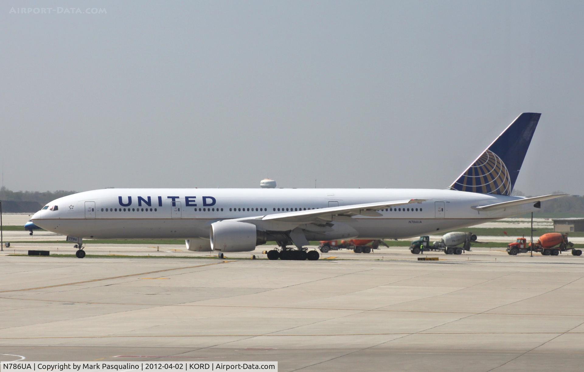 N786UA, 1997 Boeing 777-222/ER C/N 26938, Boeing 777-200