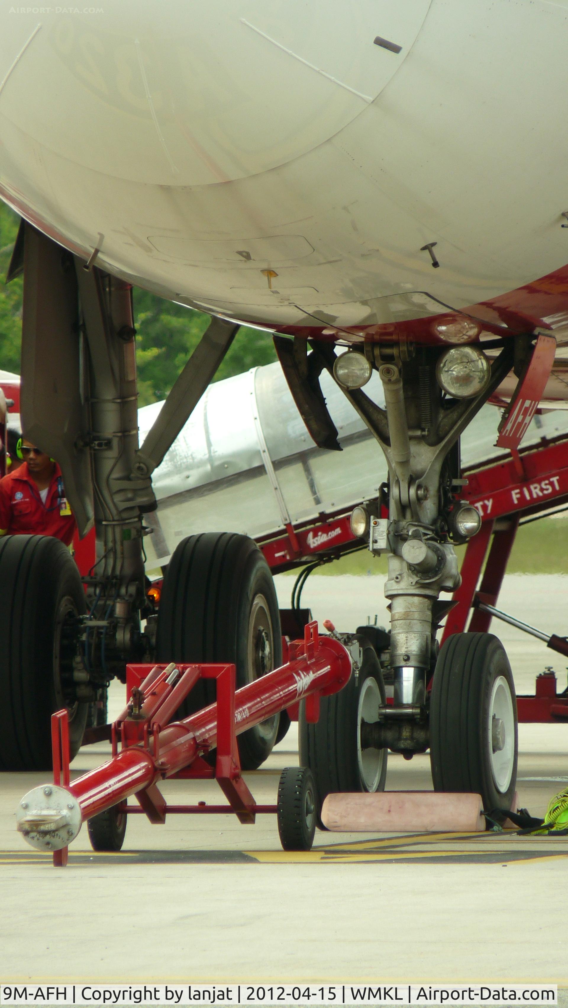 9M-AFH, 2006 Airbus A320-214 C/N 2826, Landing Gear