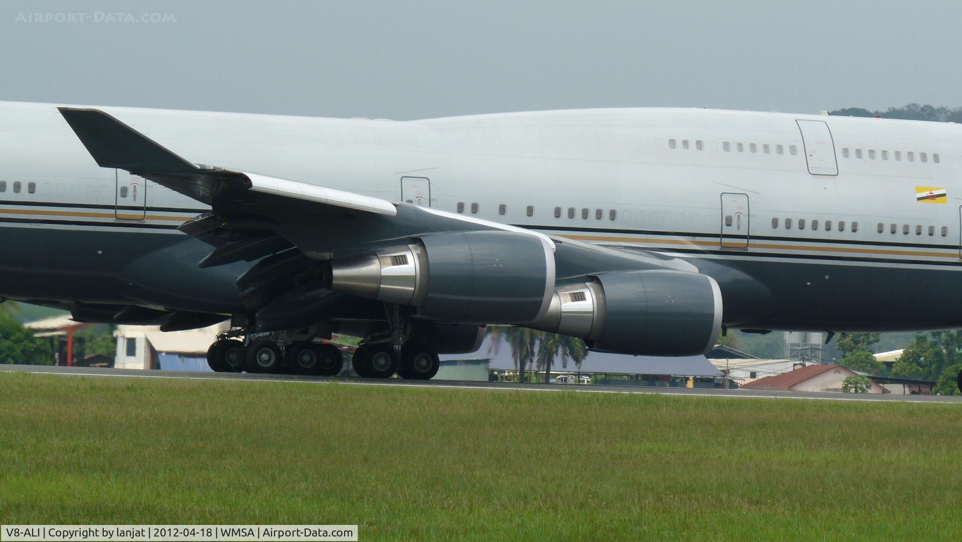 V8-ALI, 1992 Boeing 747-430 C/N 26426, Very Clean Engine