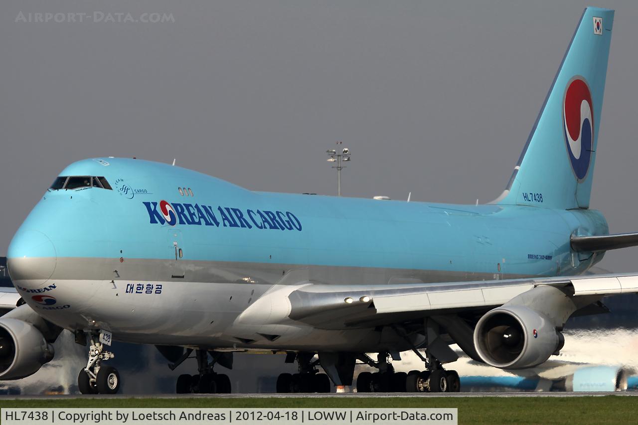 HL7438, 2003 Boeing 747-4B5ERF C/N 33515, KE541 From: Seoul Incheon (ICN)
Via: Vienna Schwechat (VIE)
To: Oslo Gardermoen (OSL)