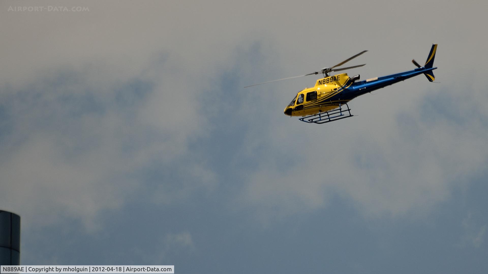 N889AE, Eurocopter AS-350B-3 Ecureuil Ecureuil C/N 4959, Eurocopter taking off Santo Domingo, Dominican Republic