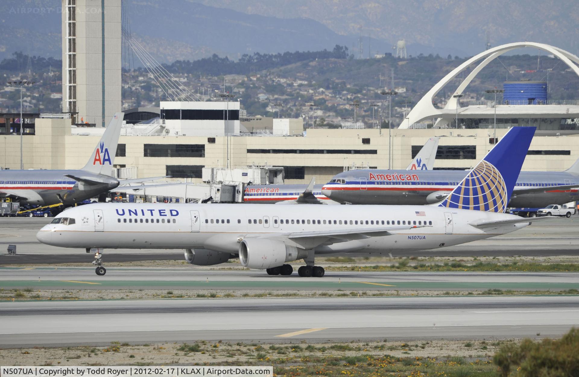N507UA, 1990 Boeing 757-222F C/N 24743, Taxiing to gate at LAX