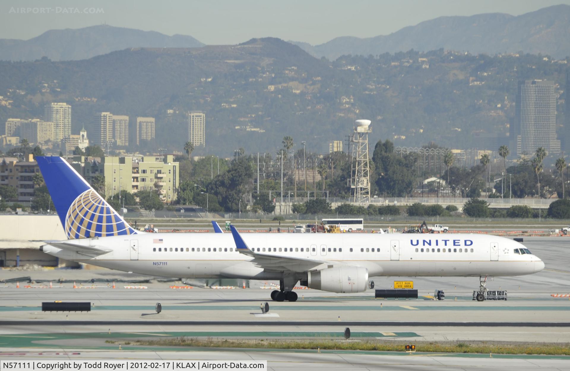 N57111, 1994 Boeing 757-224 C/N 27301, Taxiing to gate at LAX