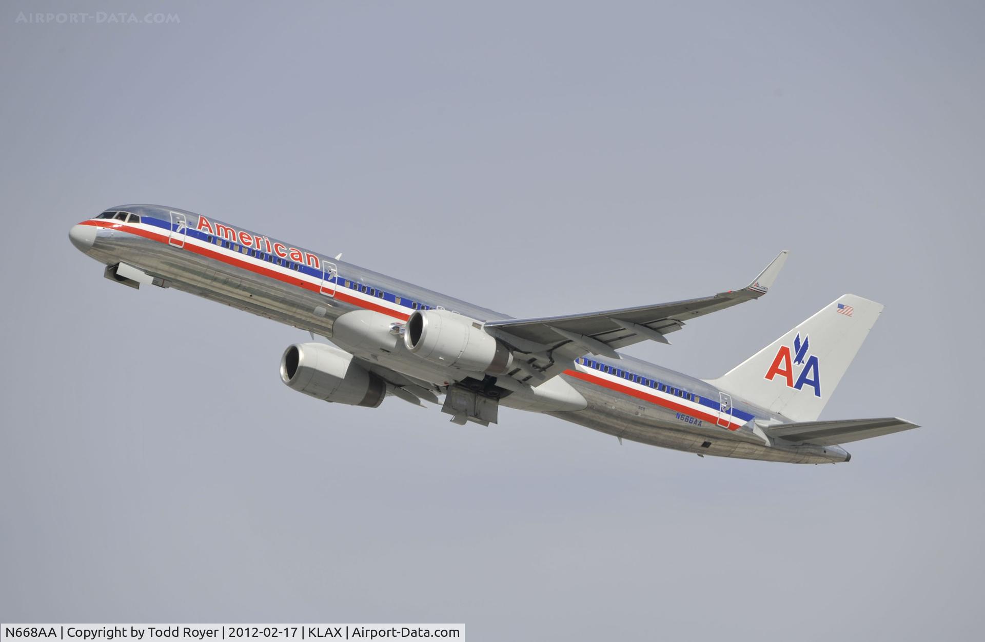 N668AA, 1992 Boeing 757-223 C/N 25333, Departing LAX on 25R