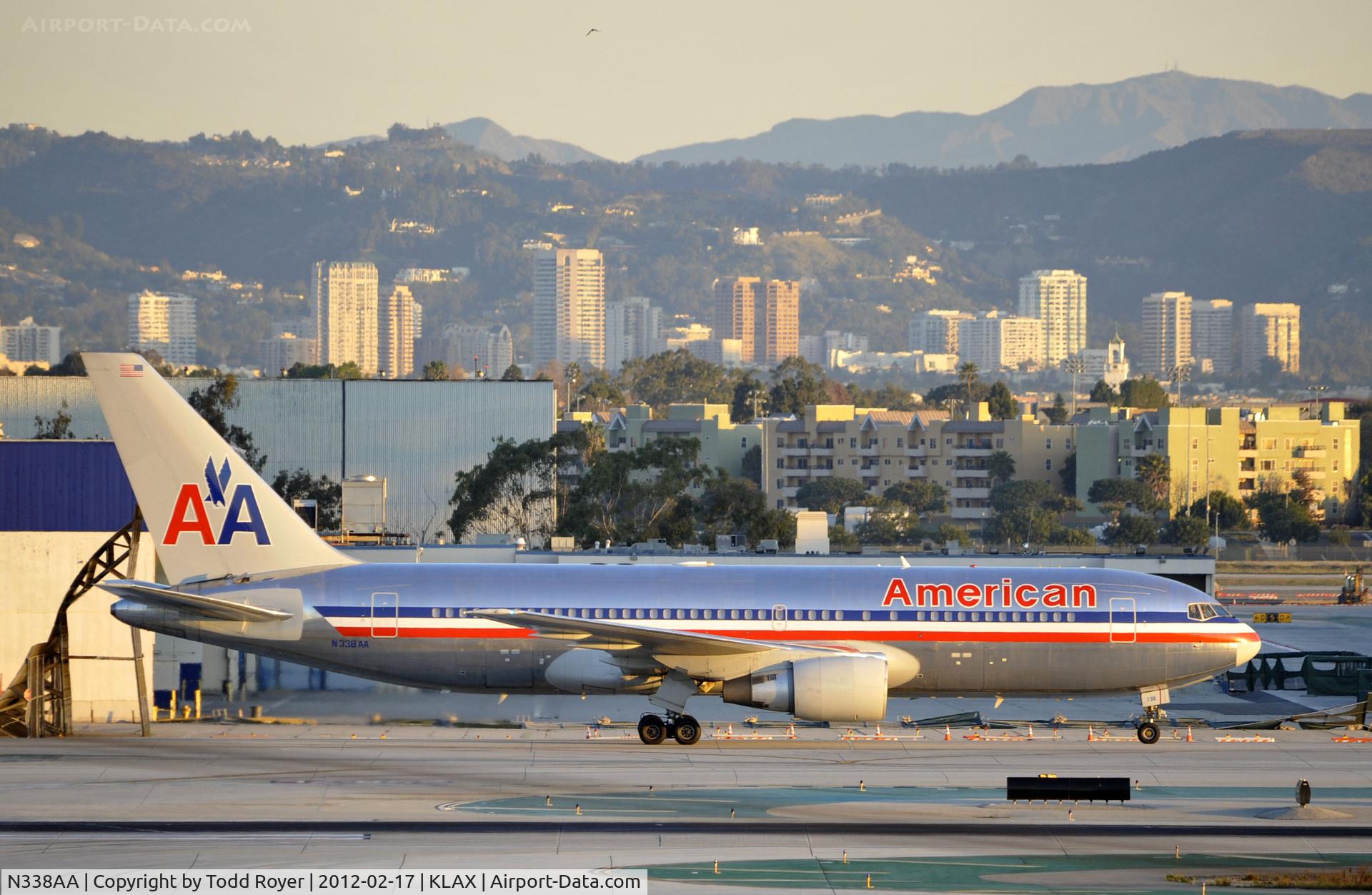 N338AA, 1987 Boeing 767-223 C/N 22335, Taxiing to gate at LAX