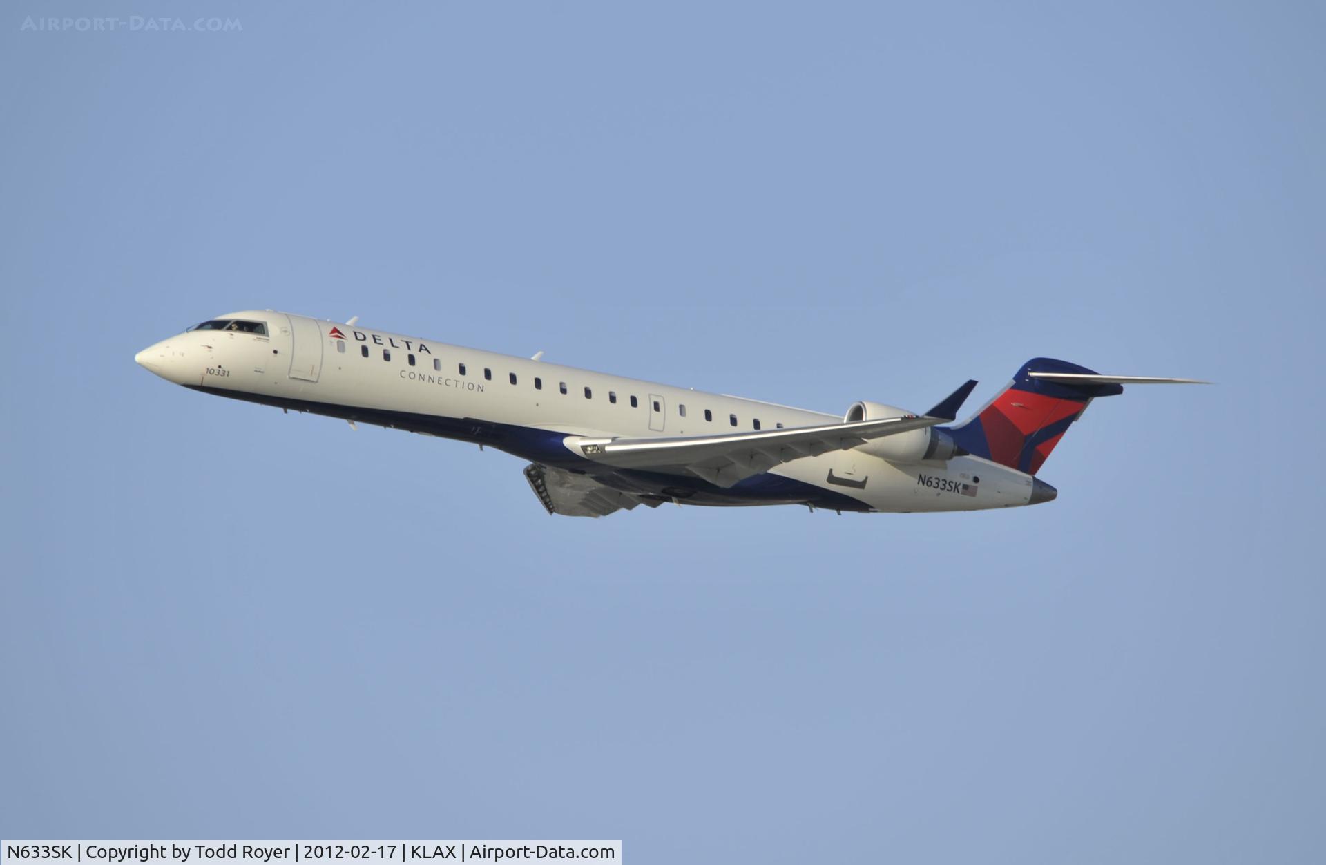 N633SK, 2011 Canadair CL-600-2C10 Regional Jet CRJ-700 C/N 10331, Departing LAX on 25R