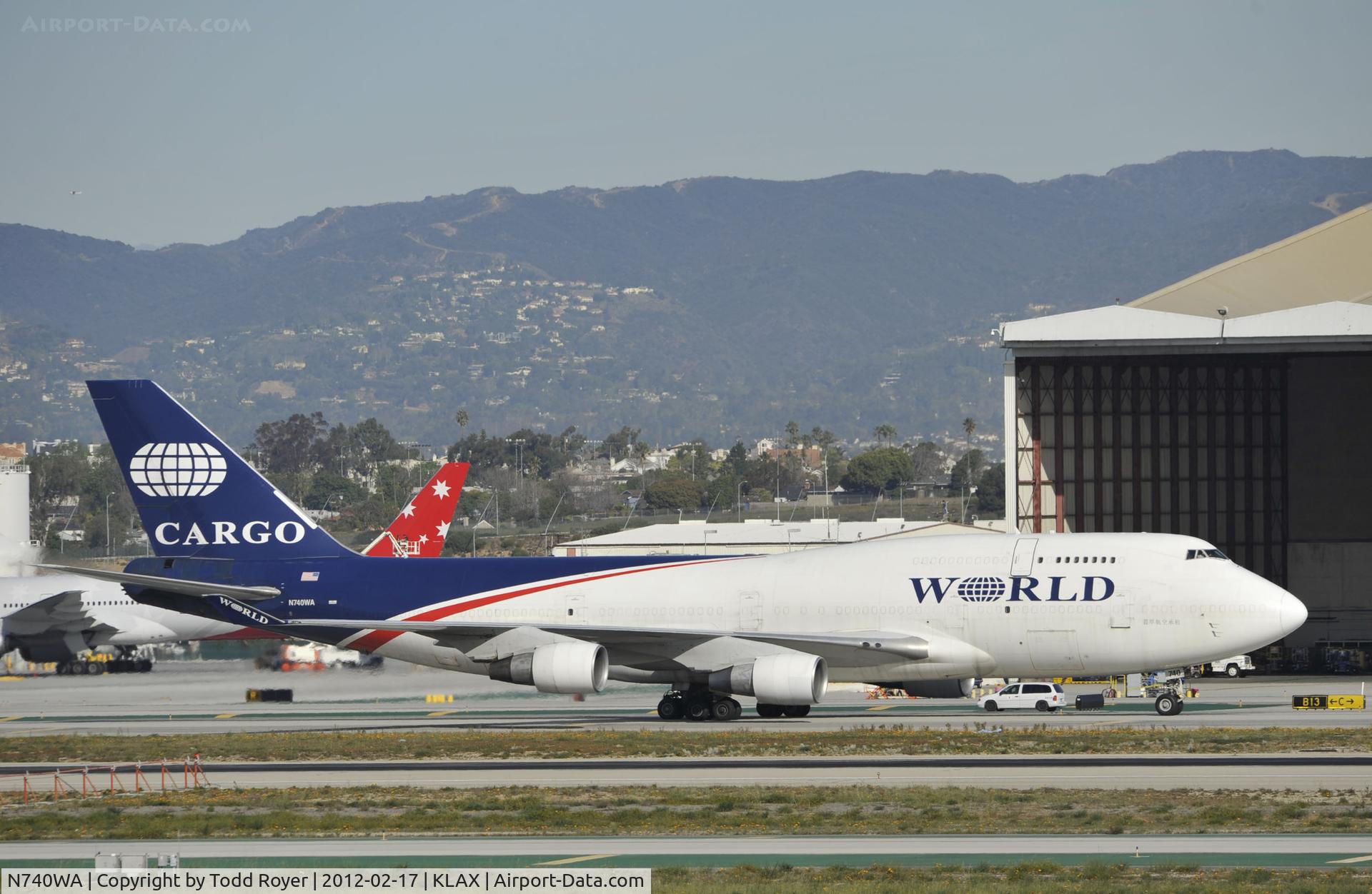 N740WA, 1993 Boeing 747-4H6 C/N 25700, Taxiing to parking at LAX