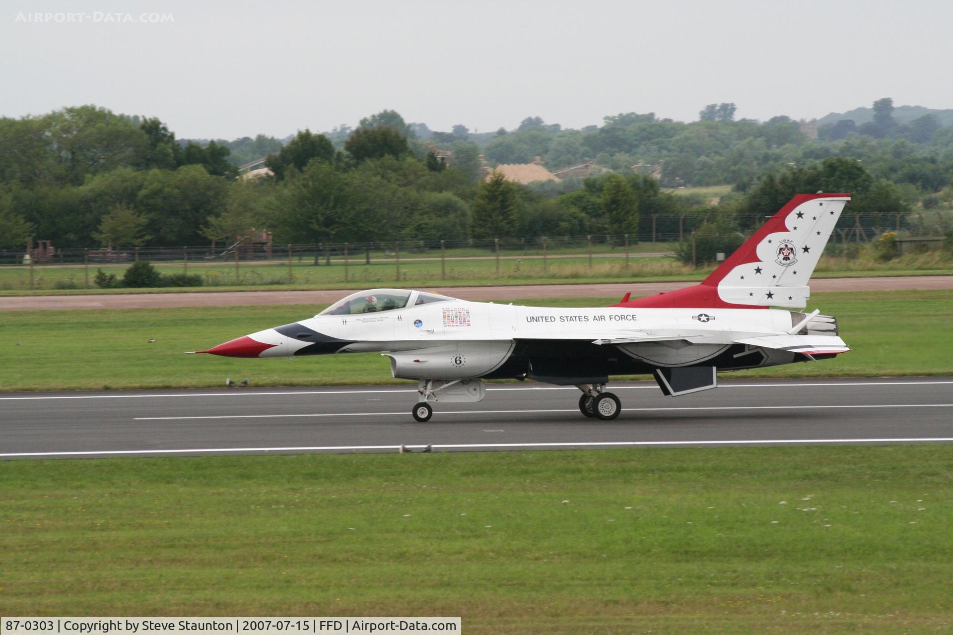87-0303, 1987 General Dynamics F-16C Fighting Falcon C/N 5C-564, Thunderbirds display at Royal International Air Tattoo 2007