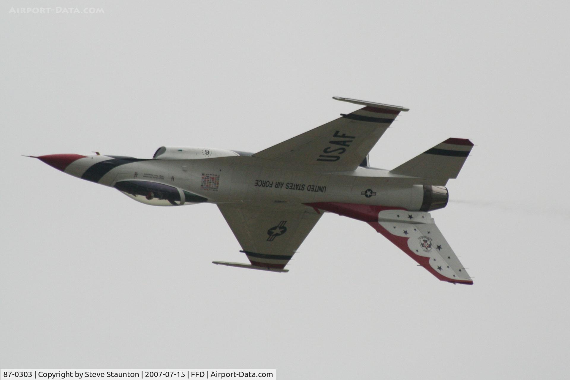 87-0303, 1987 General Dynamics F-16C Fighting Falcon C/N 5C-564, Thunderbirds display at Royal International Air Tattoo 2007