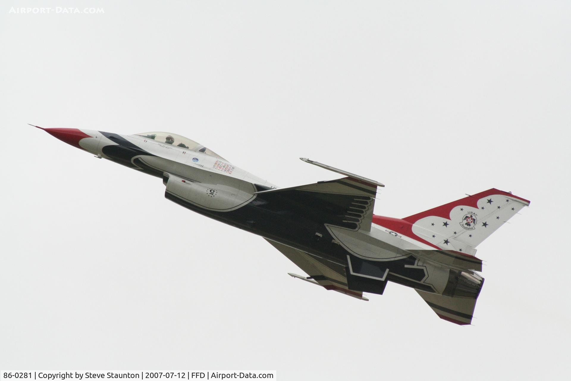 86-0281, 1986 General Dynamics F-16C Fighting Falcon C/N 5C-387, Thunderbirds practice at Royal International Air Tattoo 2007