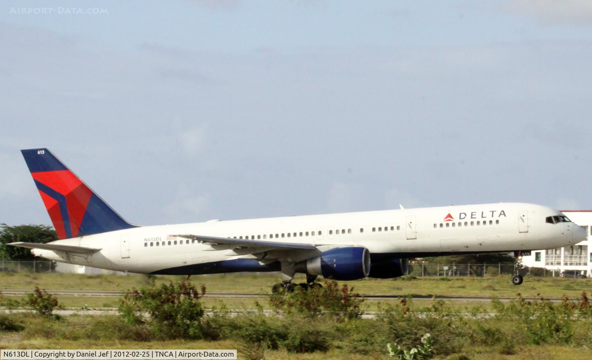 N613DL, 1985 Boeing 757-232 C/N 22820, N613DL
