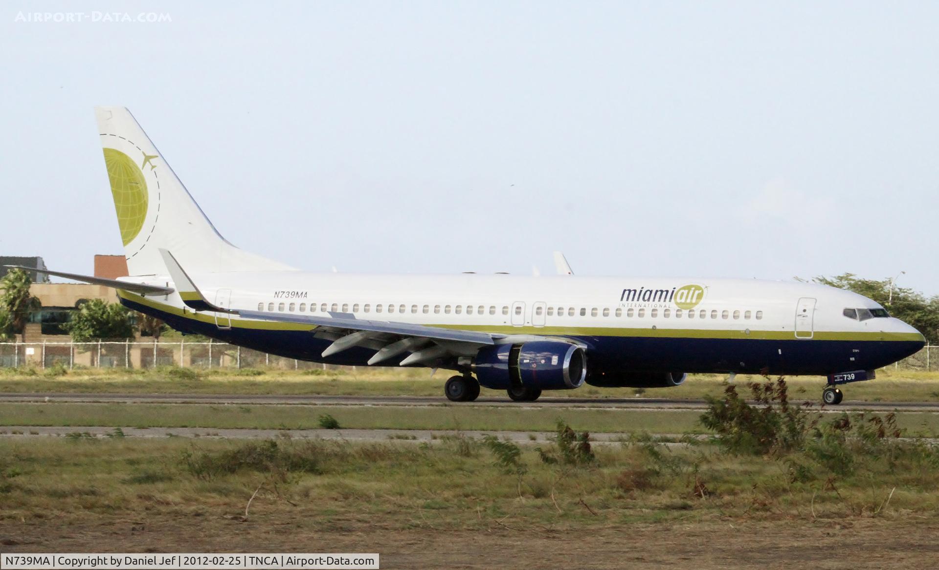 N739MA, 2004 Boeing 737-8Q8 C/N 30670, N739MA
