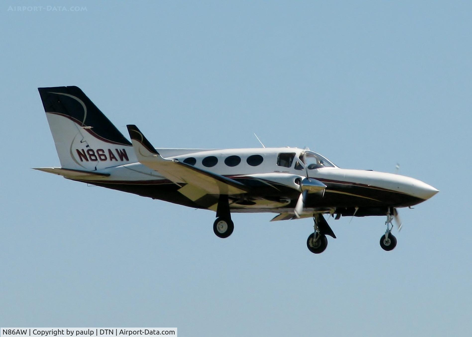 N86AW, 1978 Cessna 414A Chancellor C/N 414A0040, Landing at Downtown Shreveport.