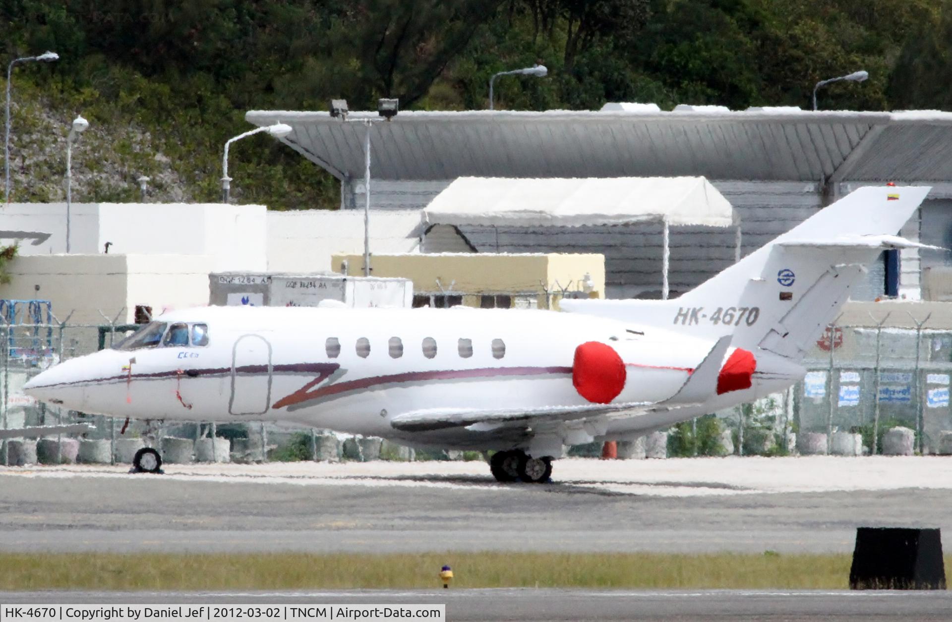 HK-4670, 2000 Raytheon Hawker 800XP C/N 258502, HK-4670