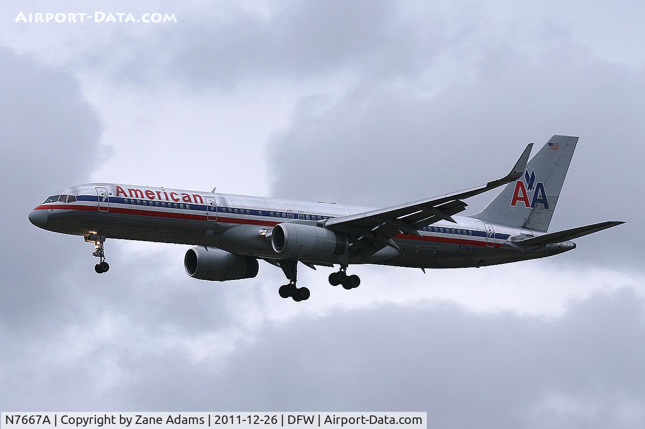 N7667A, 1992 Boeing 757-223 C/N 25301, At DFW Airport