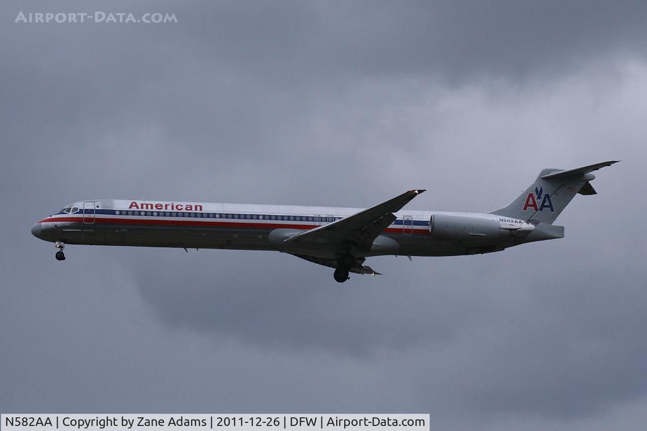 N582AA, 1991 McDonnell Douglas MD-82 (DC-9-82) C/N 53159, At DFW Airport