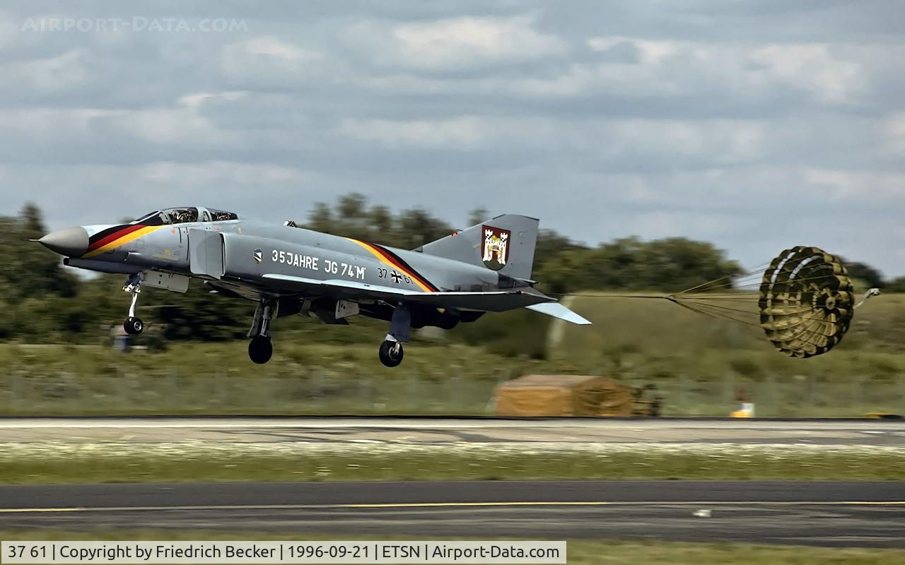 37 61, 1972 McDonnell Douglas F-4F Phantom II C/N 4497, moments prior touchdown at Fliegerhorst Neuburg