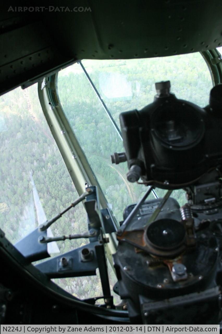 N224J, 1944 Consolidated B-24J-85-CF Liberator C/N 1347 (44-44052), On board the Collings Foundation B-24J 