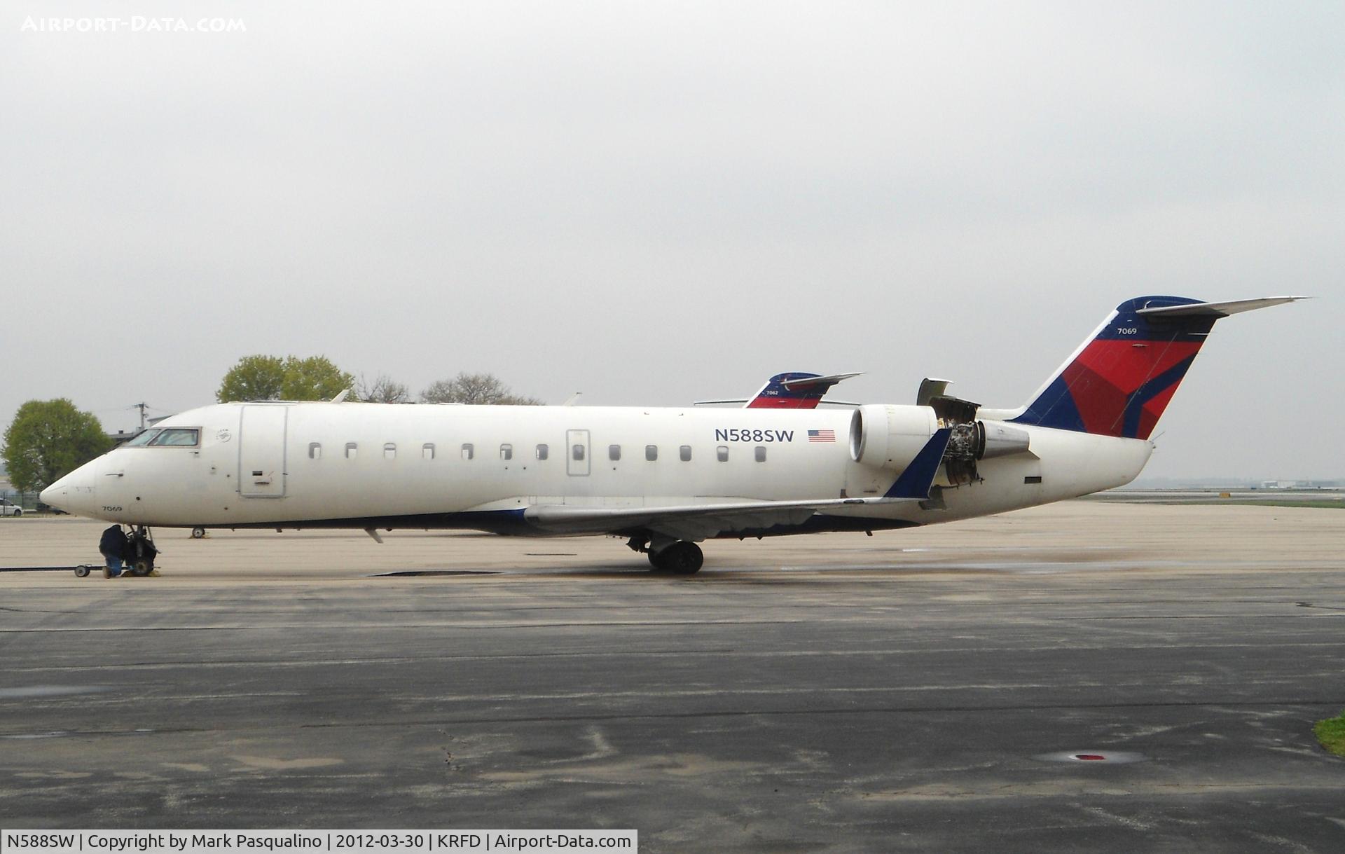 N588SW, 1995 Canadair CRJ-100ER (CL-600-2B19) C/N 7069, CL-600-2B19