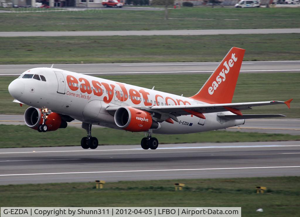 G-EZDA, 2008 Airbus A319-111 C/N 3413, Taking off from rwy 32L