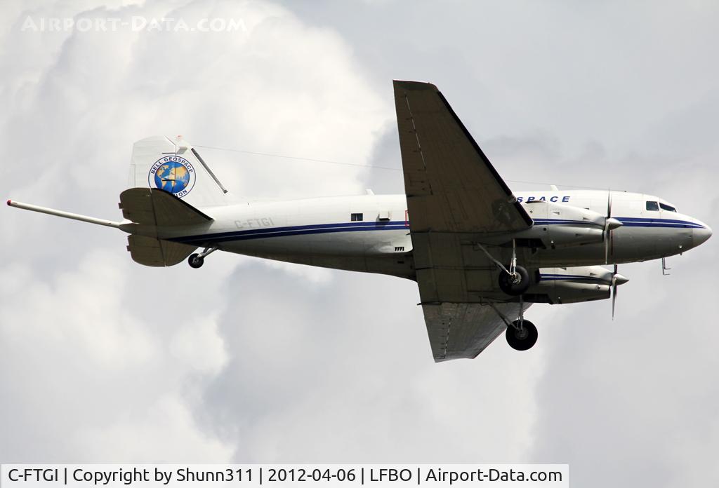 C-FTGI, 1944 Basler BT-67 C/N 26268, Landing rwy 14L