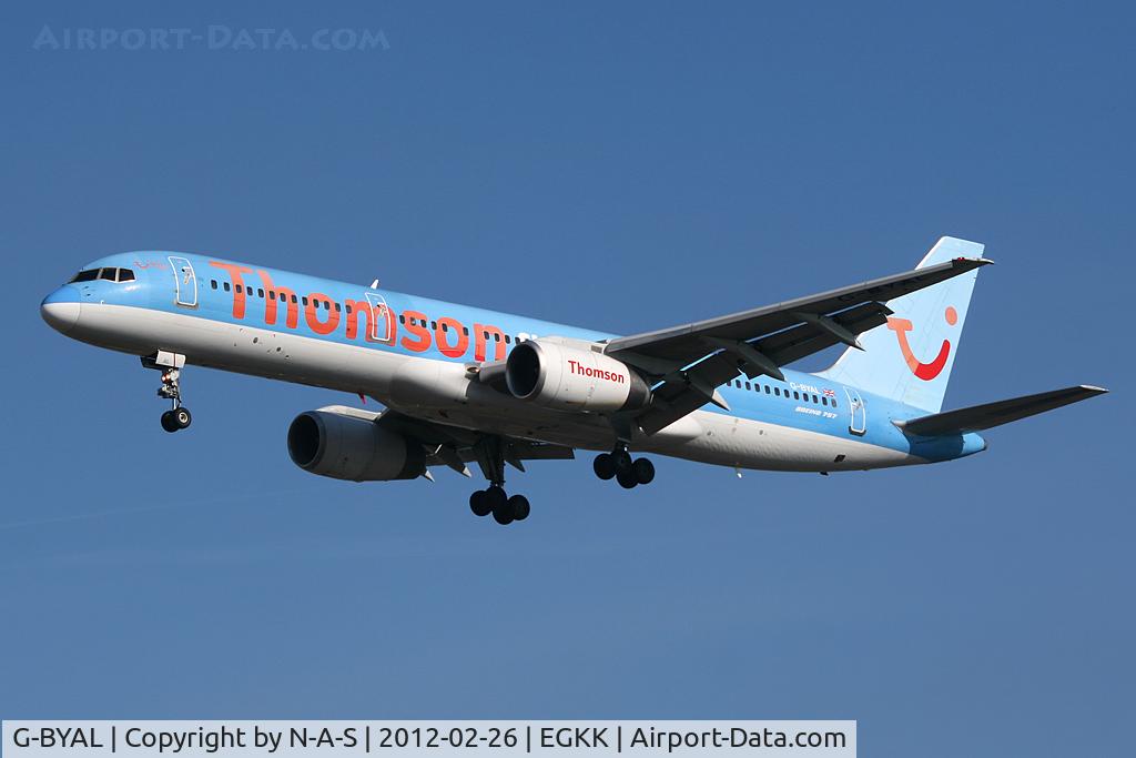 G-BYAL, 1993 Boeing 757-204 C/N 25626, Short Final