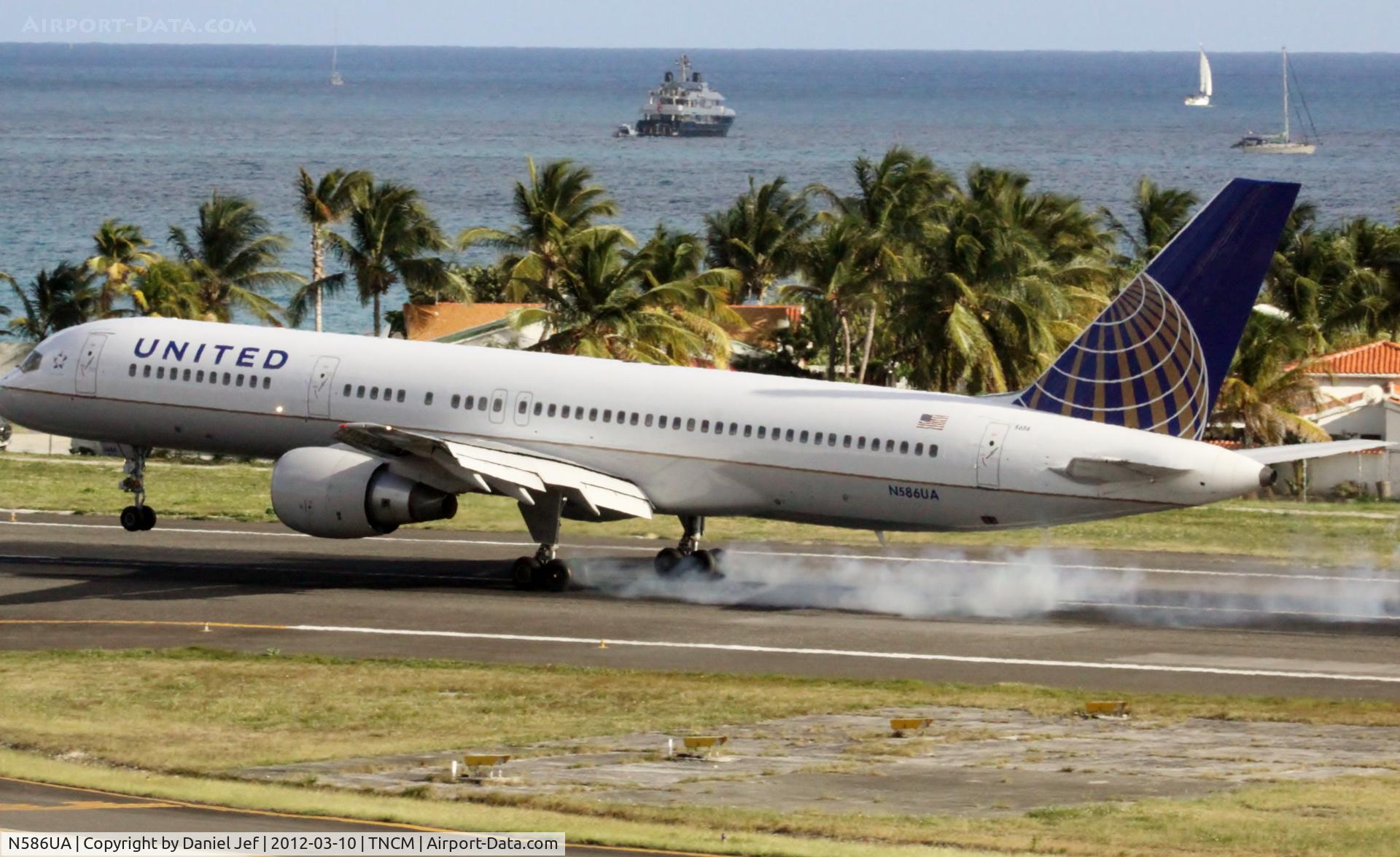 N586UA, 1993 Boeing 757-222F C/N 26710, N586UA