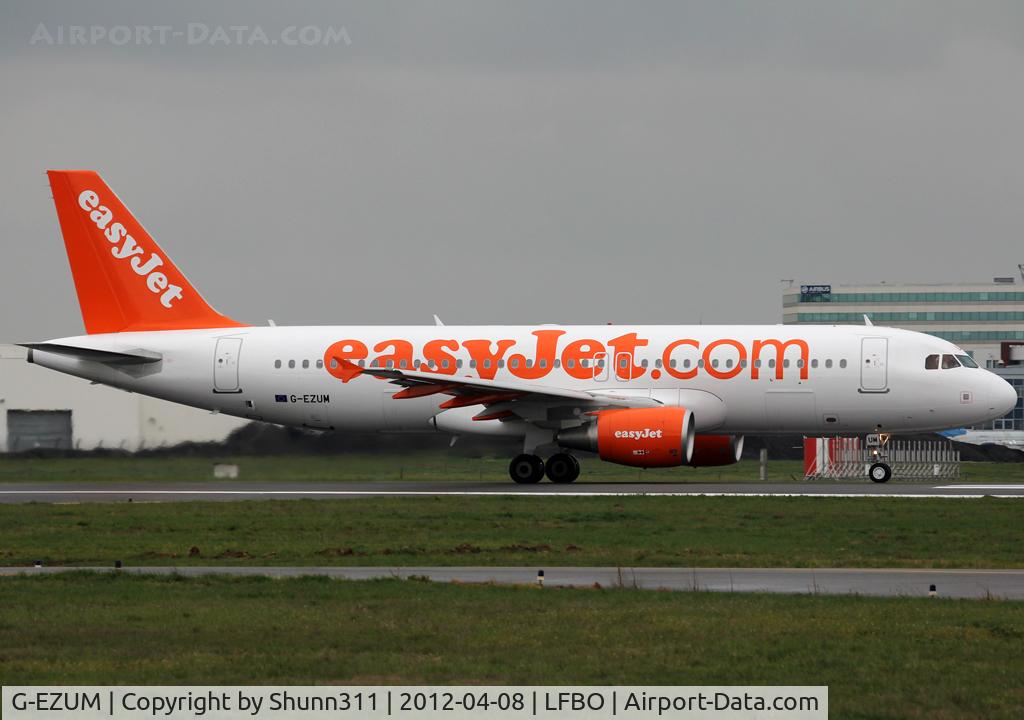 G-EZUM, 2012 Airbus A320-214 C/N 5020, Ready for take off rwy 32R