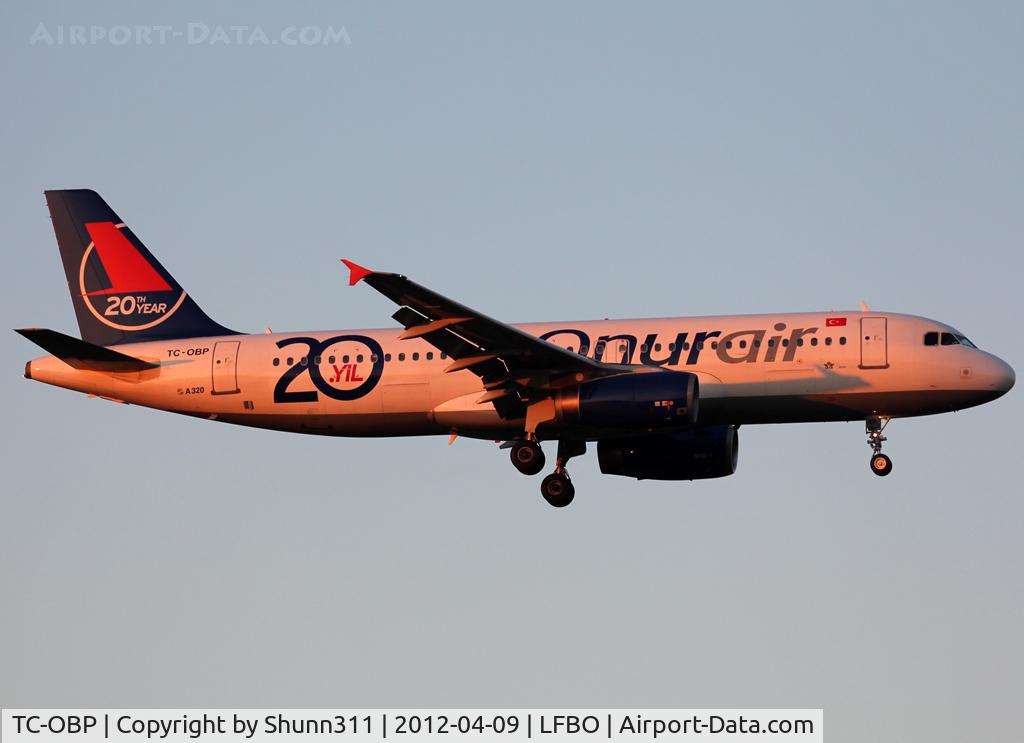 TC-OBP, 1994 Airbus A320-232 C/N 496, Landing rwy 14R in 20th anniversary c/s
