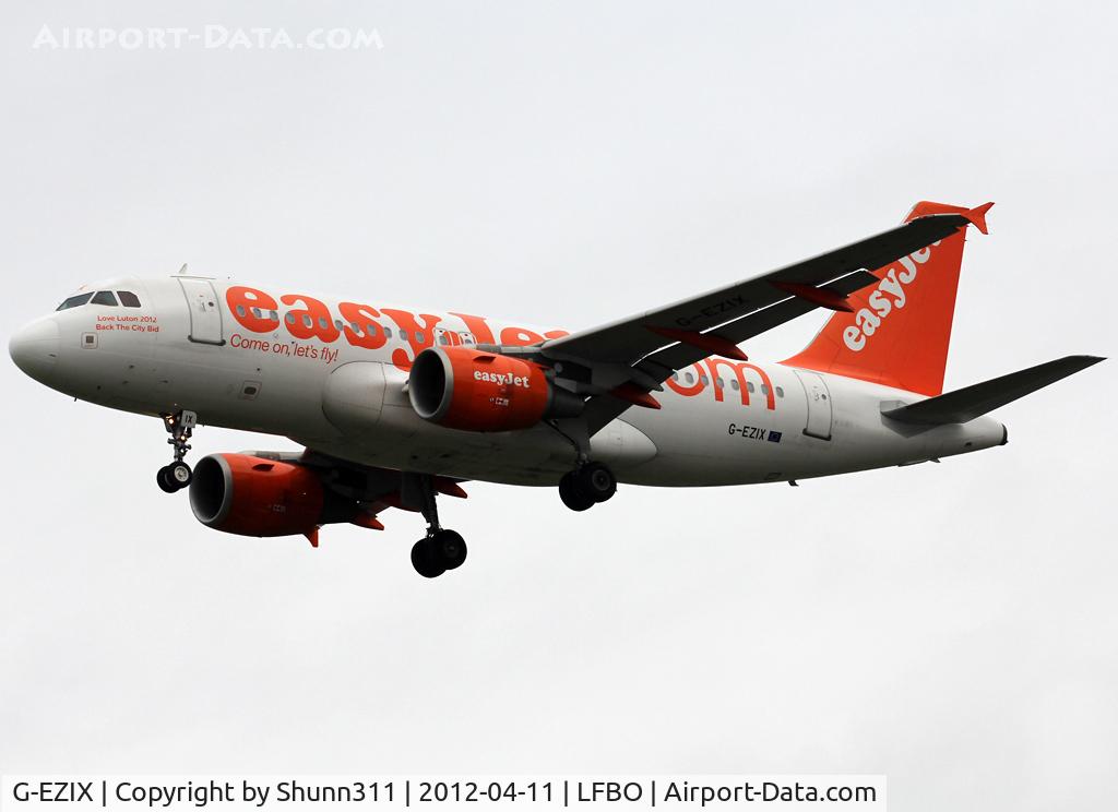G-EZIX, 2005 Airbus A319-111 C/N 2605, Landing rwy 32L with additional 'Love Luton 2012 - Back The City Bid' titles