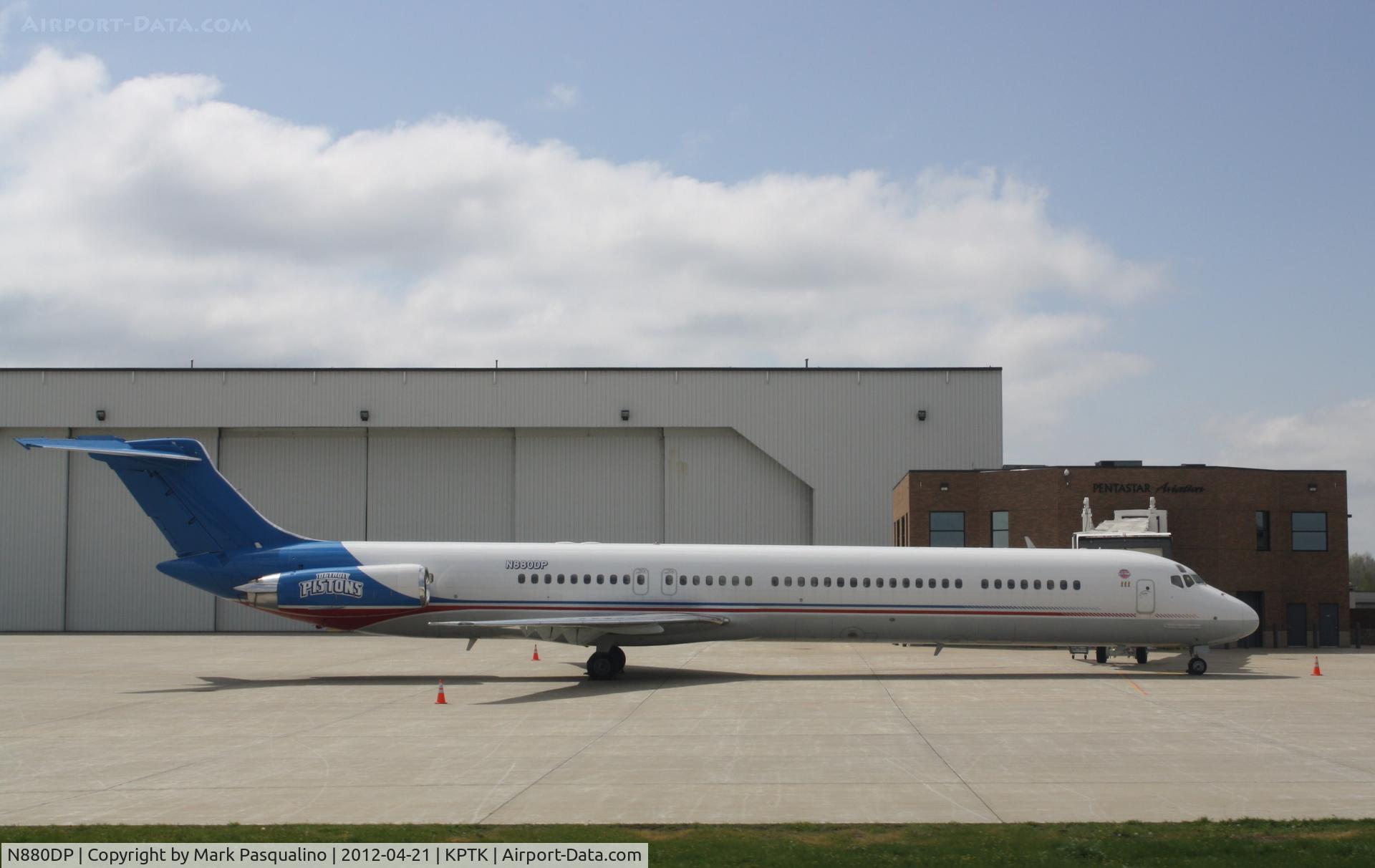 N880DP, 1988 McDonnell Douglas MD-83 (DC-9-83) C/N 49504, MD-83