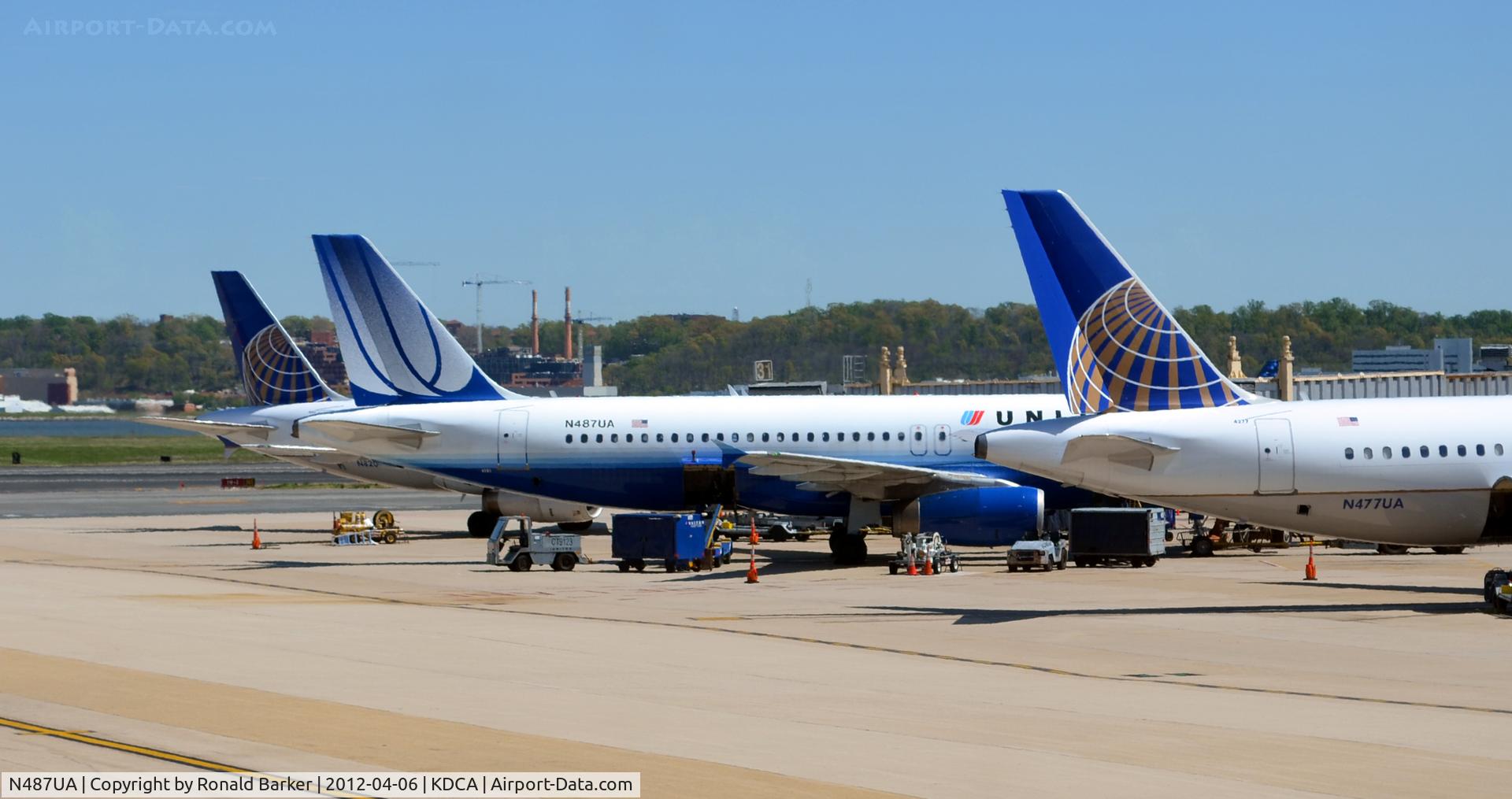 N487UA, 2002 Airbus A320-232 C/N 1669, DCA, VA