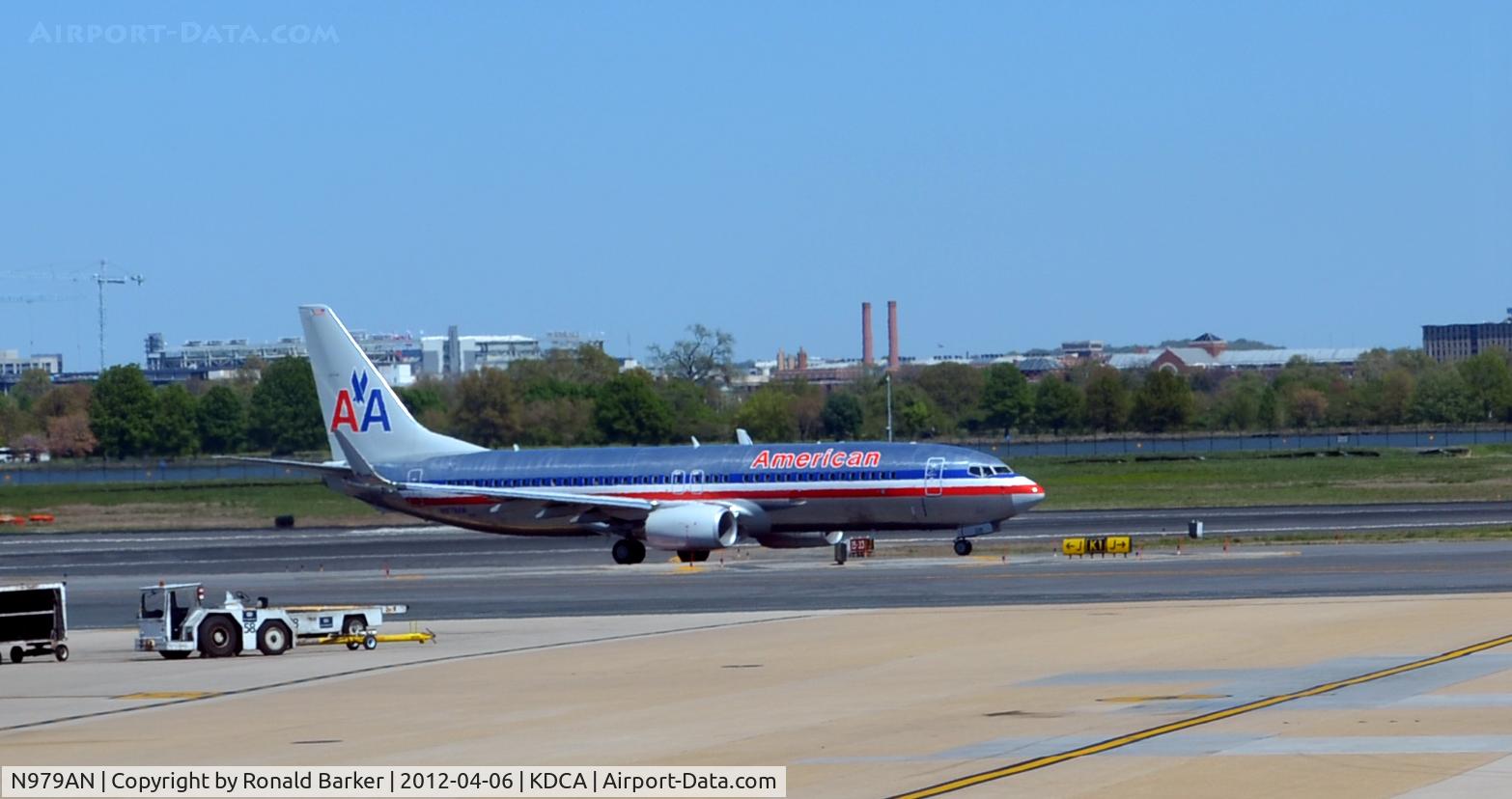 N979AN, 2009 Boeing 737-823 C/N 29568, DCA, VA