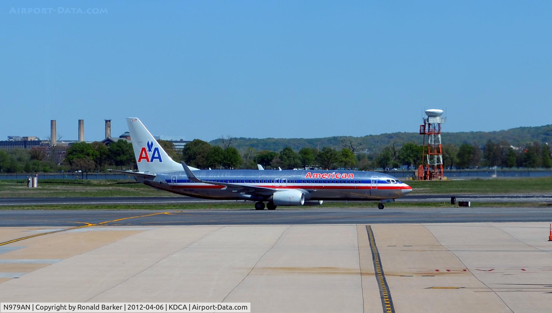 N979AN, 2009 Boeing 737-823 C/N 29568, DCA, VA