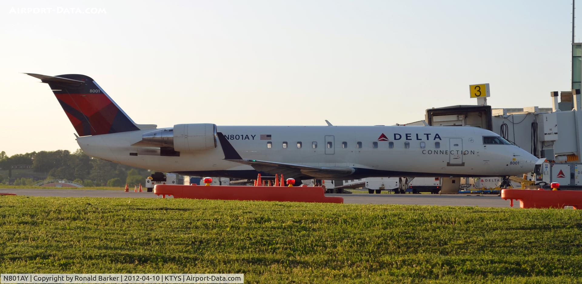 N801AY, 2004 Bombardier CRJ-200ER (CL-600-2B19) C/N 8001, TYS, TN